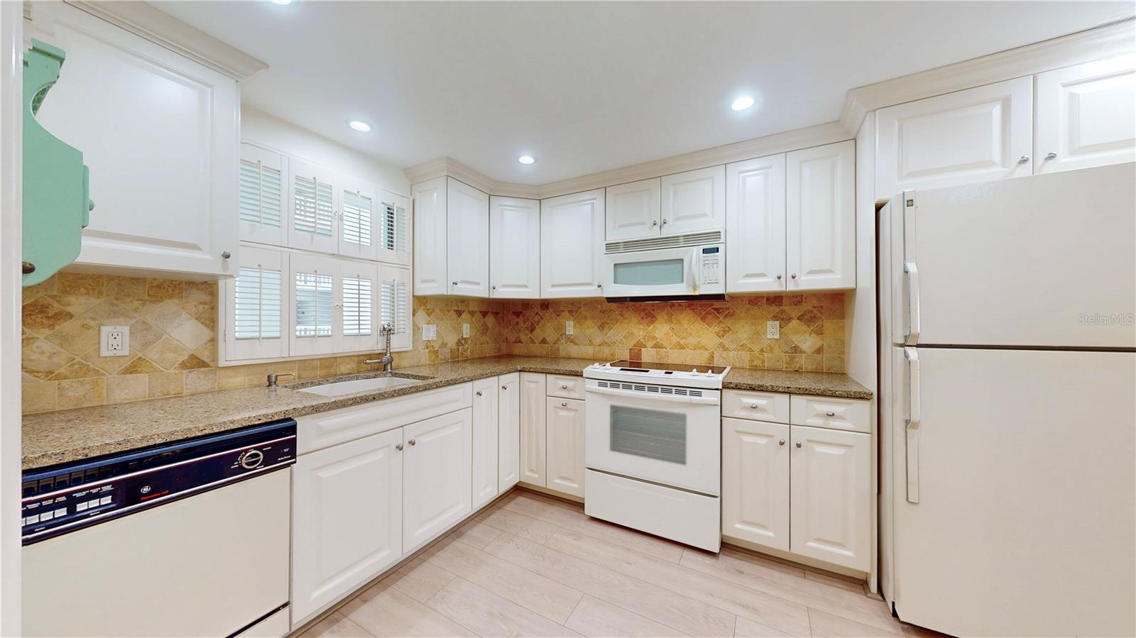 BEAU MONDE CONDO - Residential
