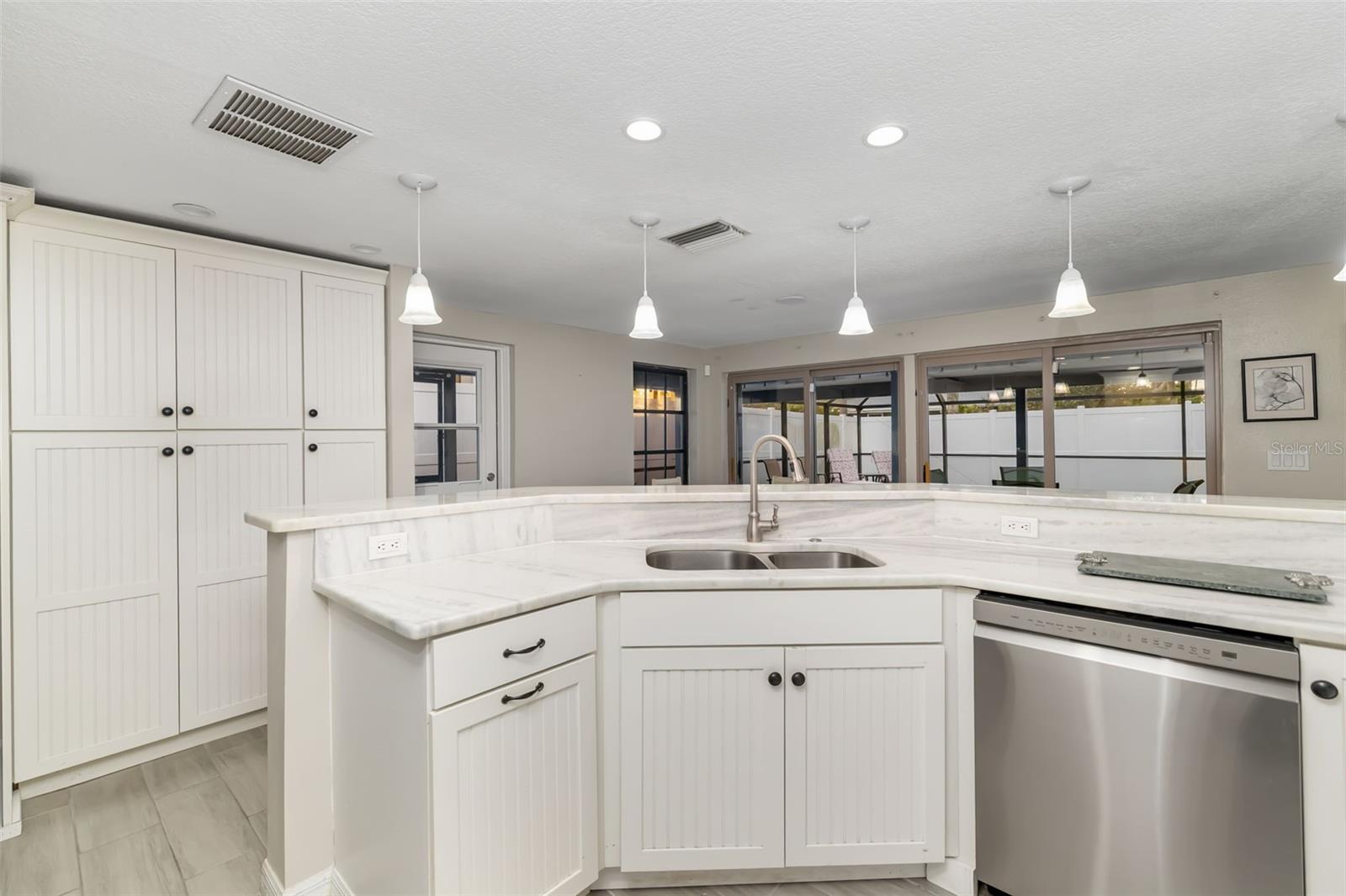 BAY POINT CORR OF - Residential