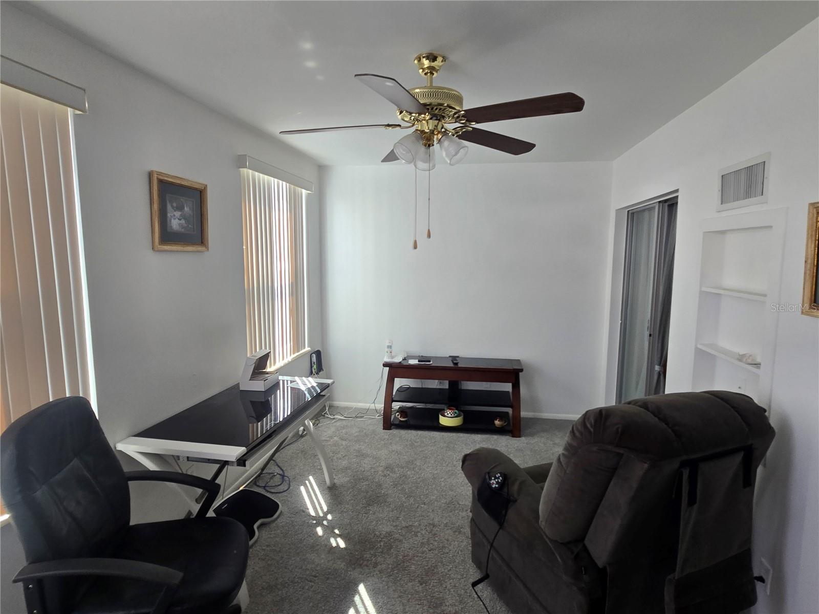 ON TOP OF THE WORLD - Residential