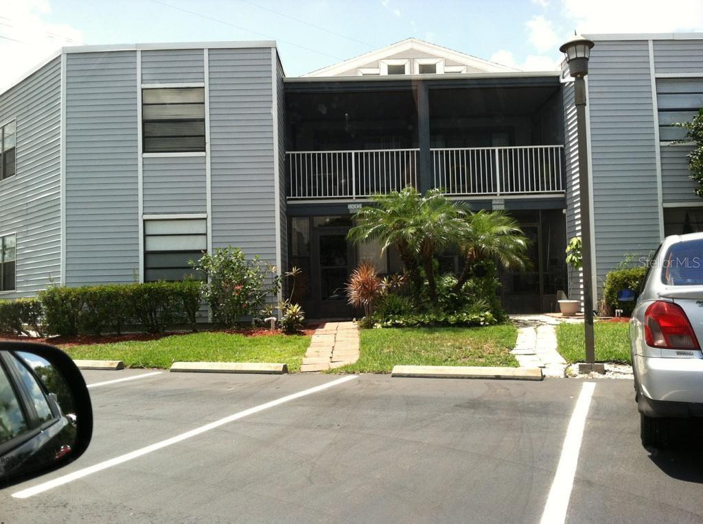 GATED GOLF COMMUNITY,UNFURNIHED,RESTAURANT AND BAR,FITNESS CENTER AND TENNIS COURT