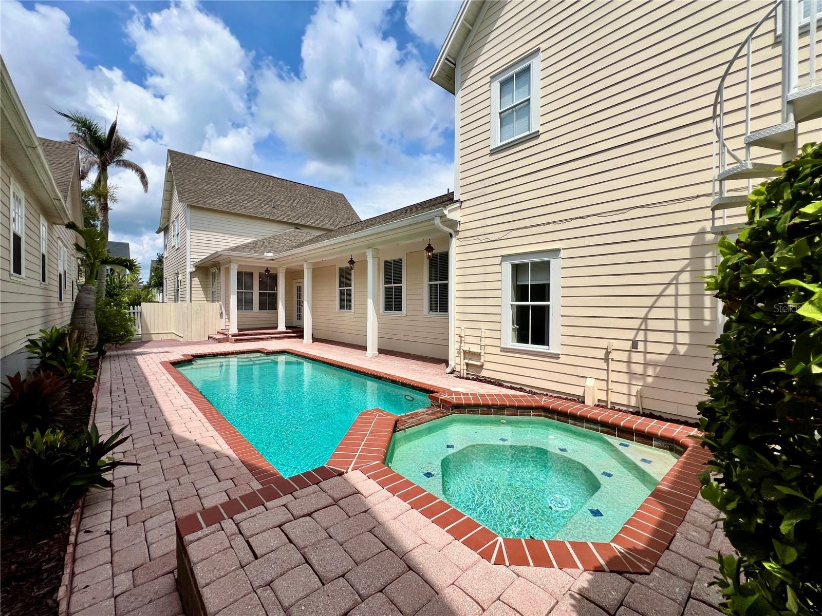 205 N VILLAGE STREET