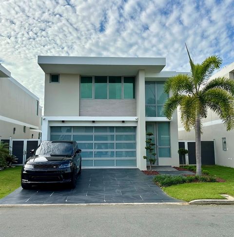 68 RIVIERA VILLAGE BAYAMON  00959