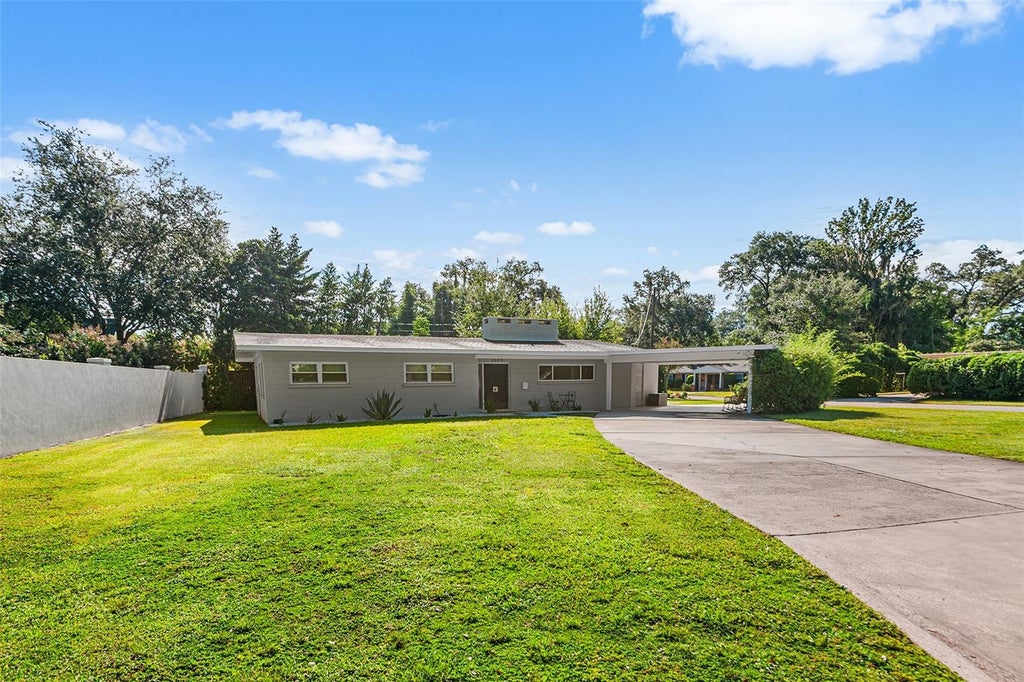 Photo of 2624 Easton Terrace, Lakeland, FL 33803 (MLS # TB8540579)