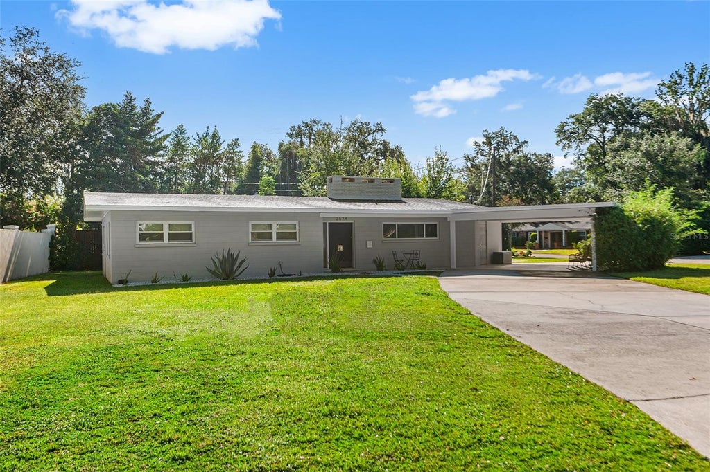 Photo of 2624 Easton Terrace, Lakeland, FL 33803 (MLS # TB8540579)