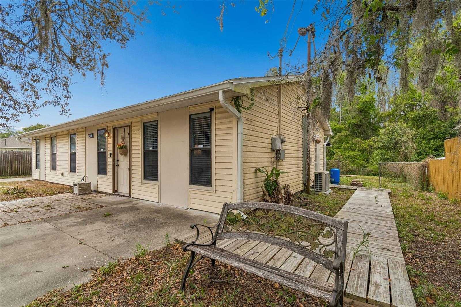 MOON LAKE ESTATES - Residential