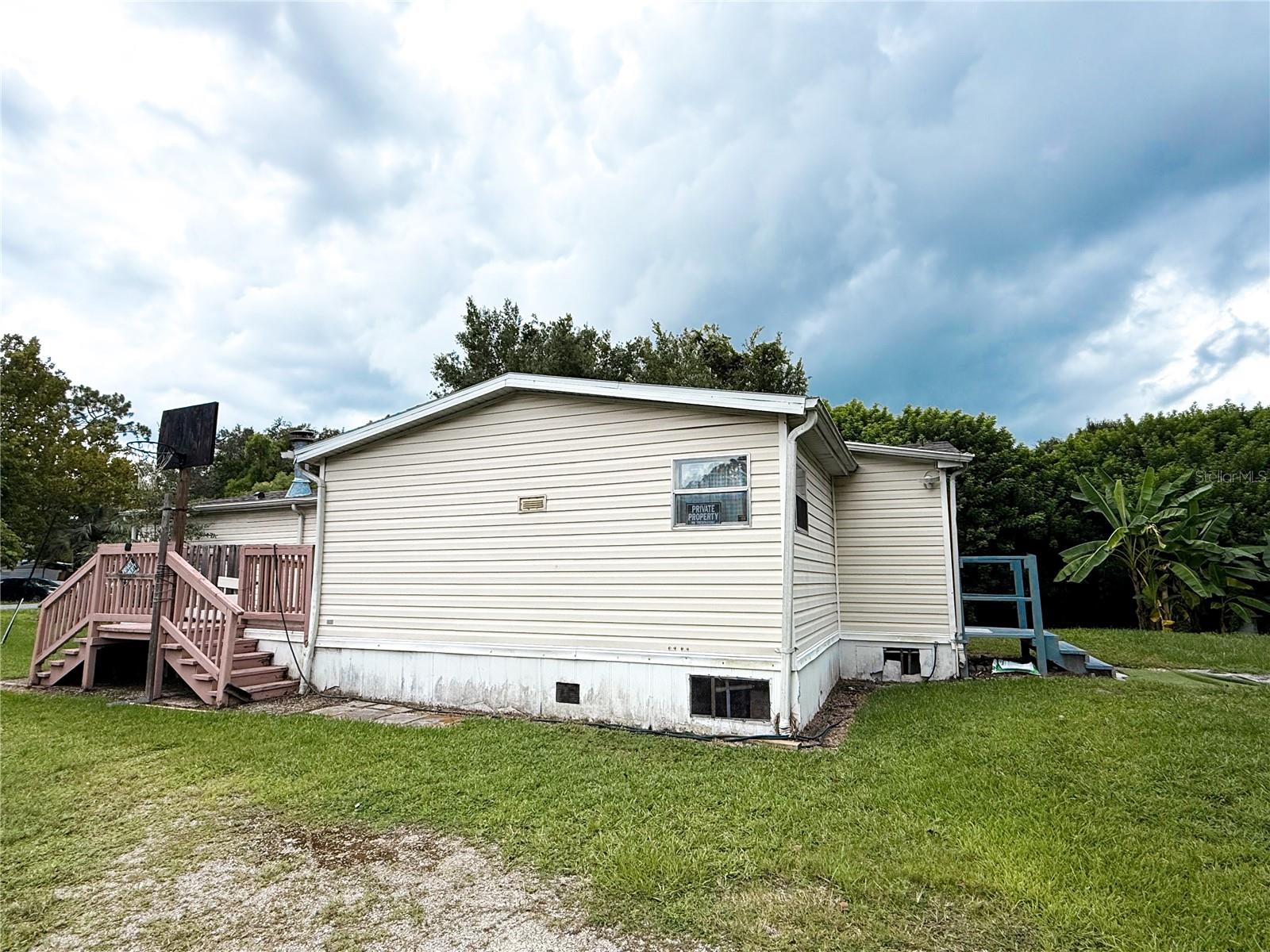 3 Bed / 2 Bath Mobile Home – Great Potential, Sold As-Is!
Welcome to this spacious 3 bedroom, 2 bathroom mobile home that offers a wonderful opportunity for first-time homebuyers or investors. With a well-designed layout and comfortable living space, this home is full of potential for customization and value.
Located in a quiet community with easy access to local amenities, it's an ideal choice whether you're looking to settle in or expand your investment portfolio.
Home is being sold as-is — a great chance to make it your own! Roof was replaced in 2024.
All information is deemed reliable and shall be independently verified by buyers use and intention. All measurements are estimated.
