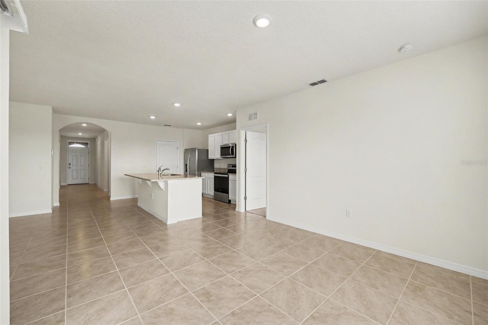 LAKES/LAUREL HLNDS PH 2B - Residential