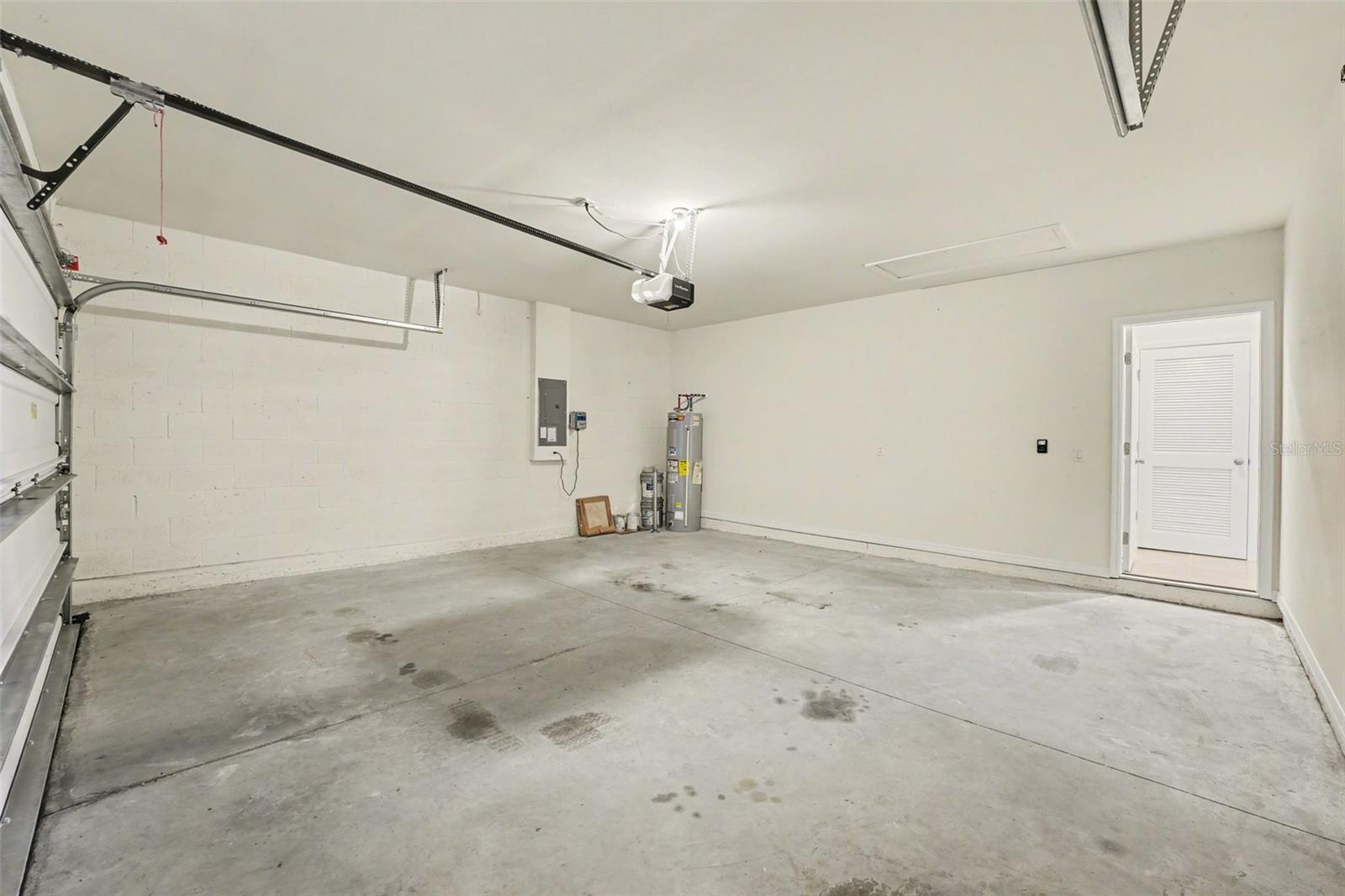 LAKES/LAUREL HLNDS PH 2B - Residential