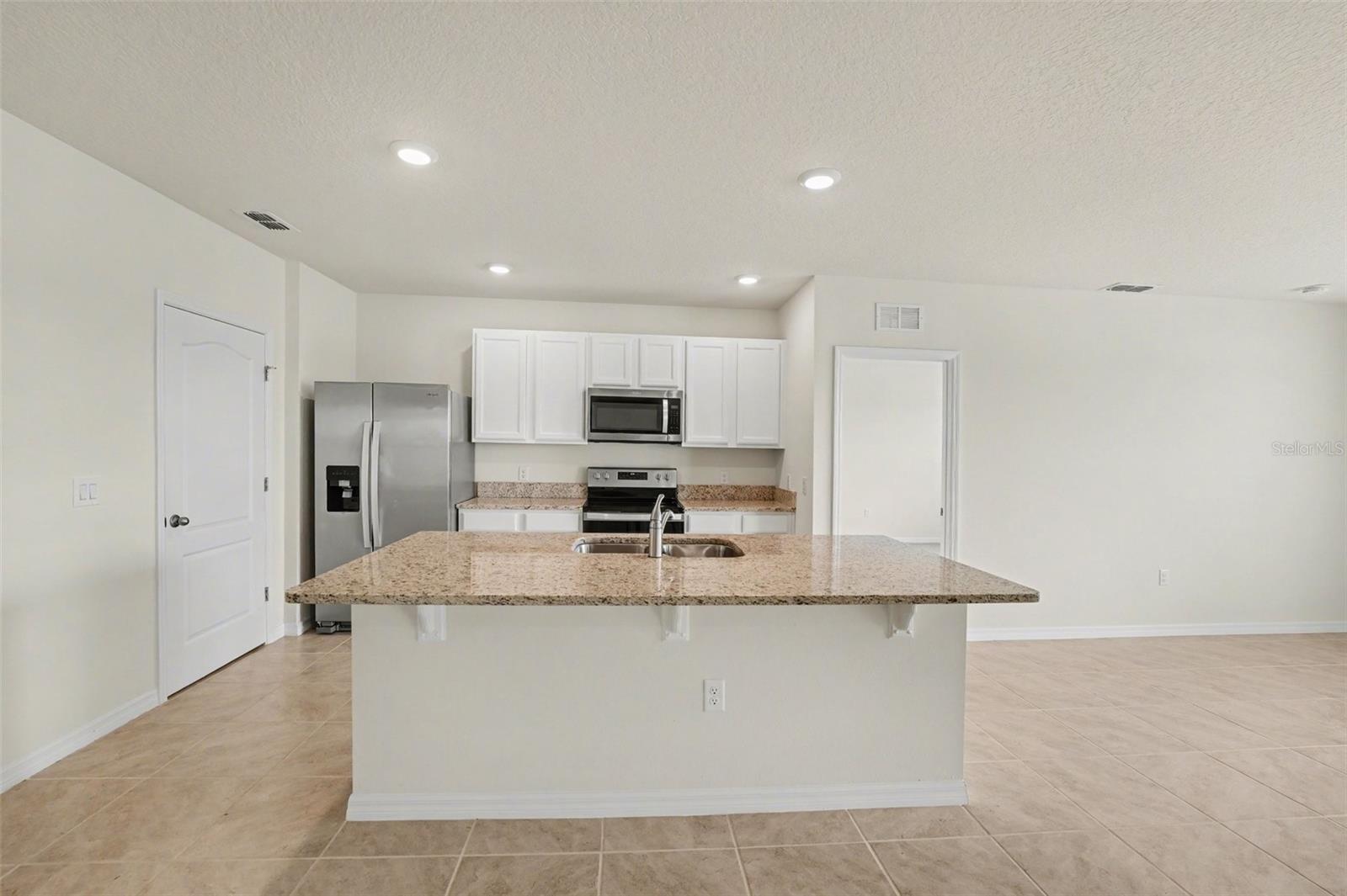 LAKES/LAUREL HLNDS PH 2B - Residential