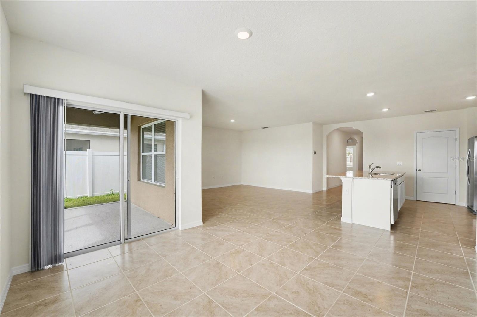 LAKES/LAUREL HLNDS PH 2B - Residential