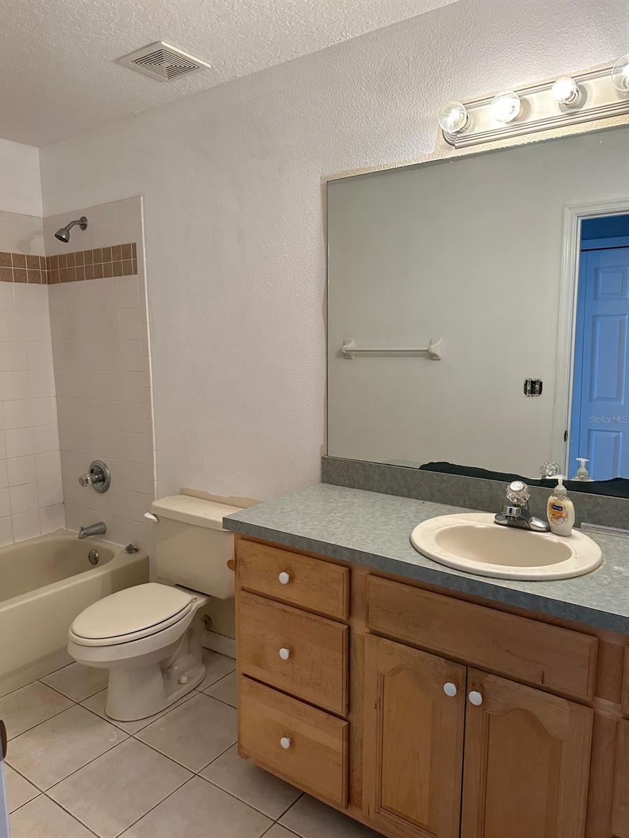 Jy Detwilers 1st Add - Residential Lease