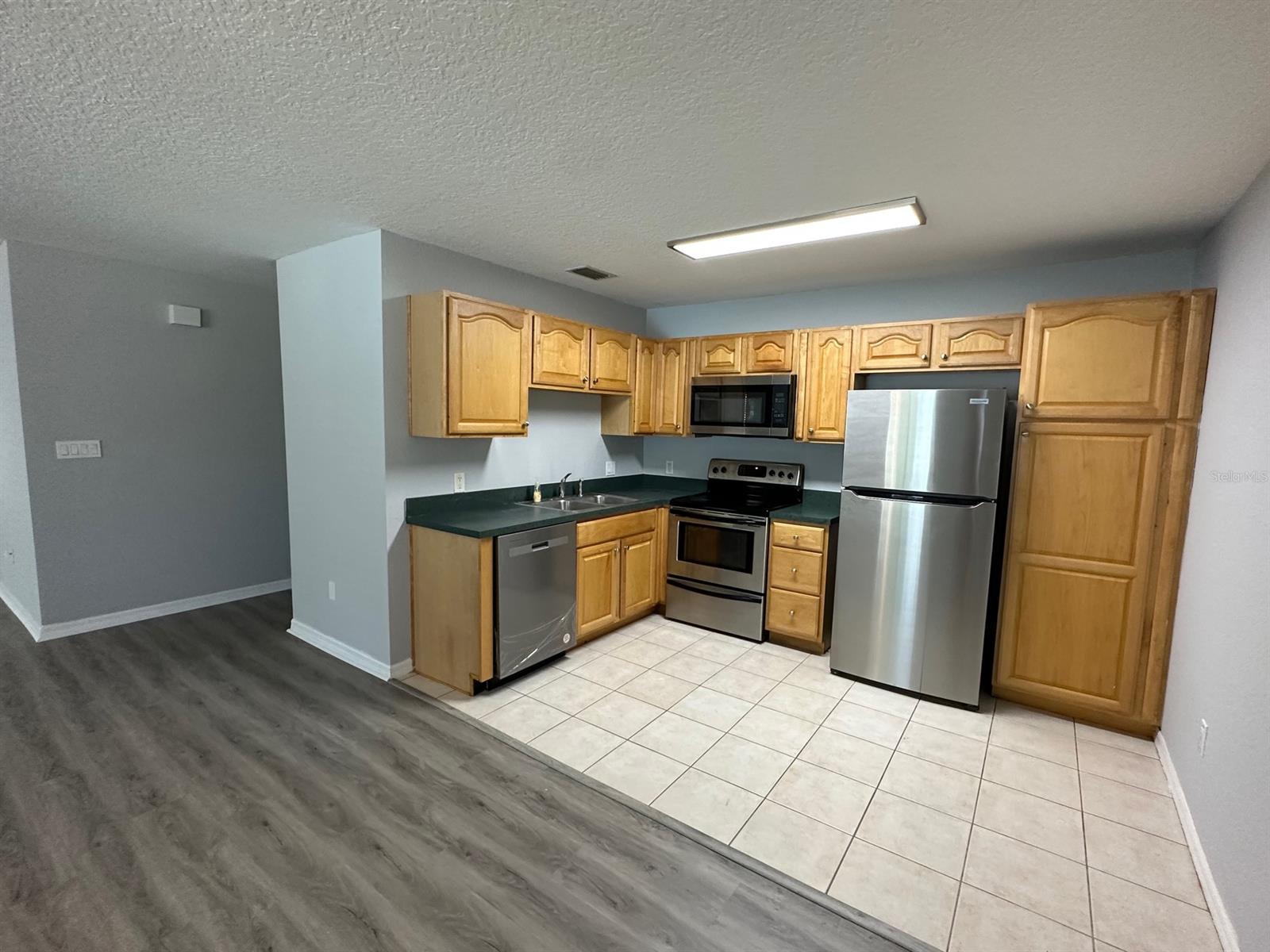 Jy Detwilers 1st Add - Residential Lease