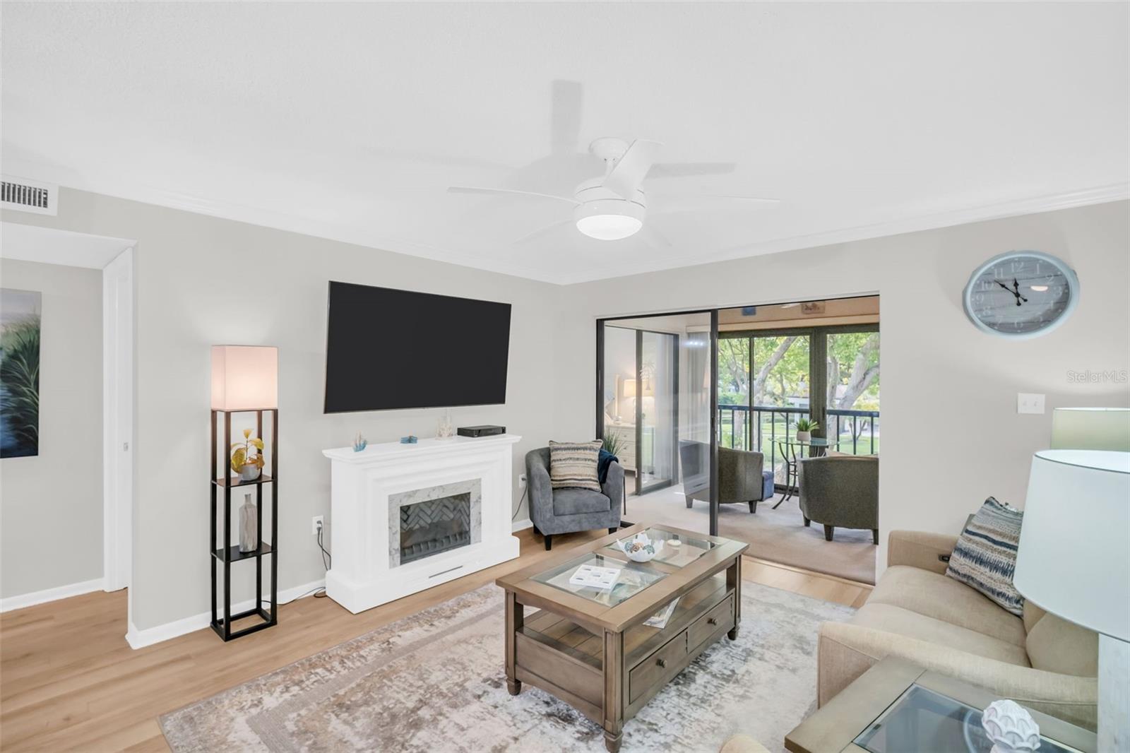 LANDINGS CONDO THE - Residential