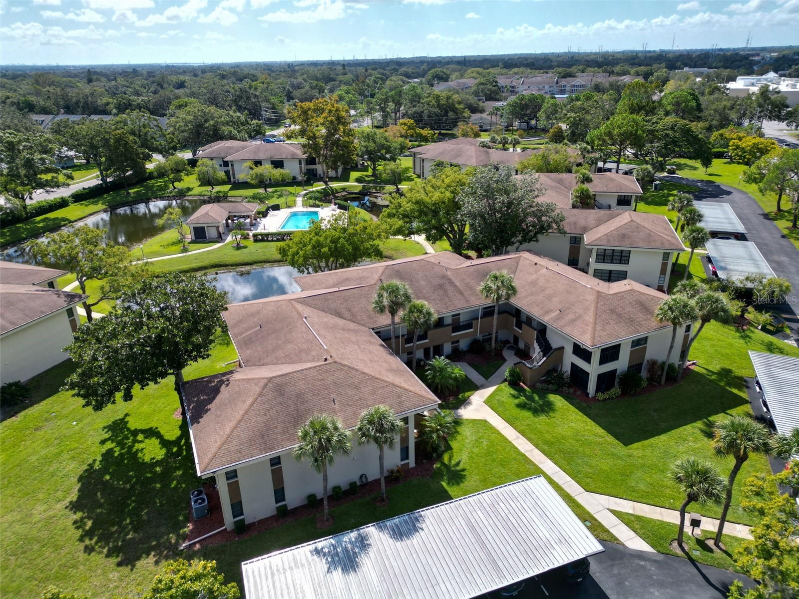 LANDINGS CONDO THE - Residential