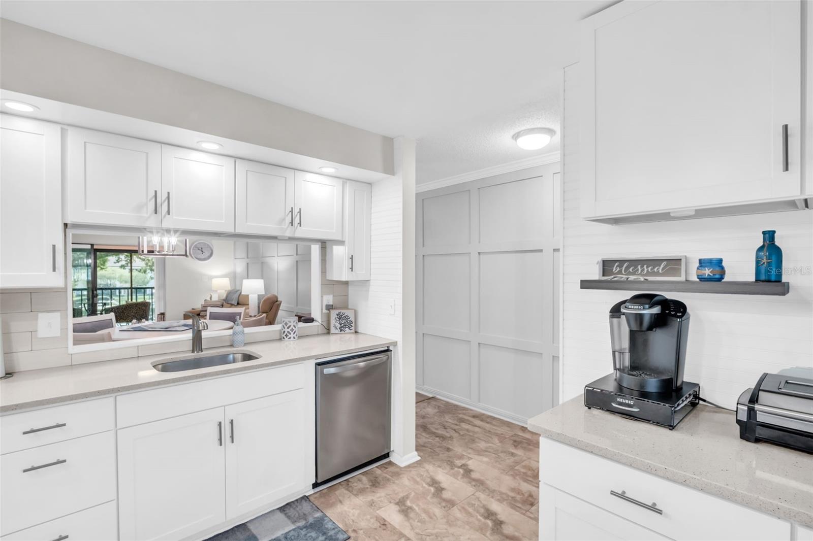 LANDINGS CONDO THE - Residential