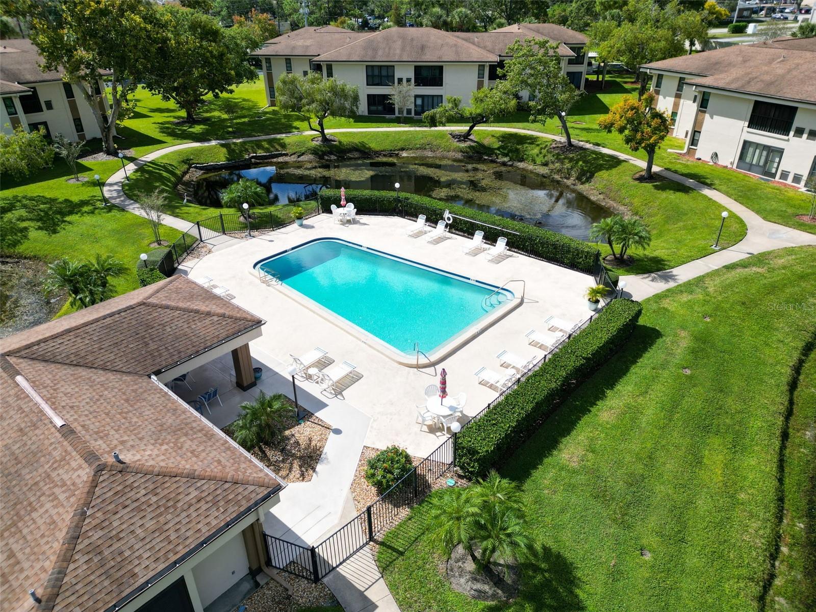 LANDINGS CONDO THE - Residential