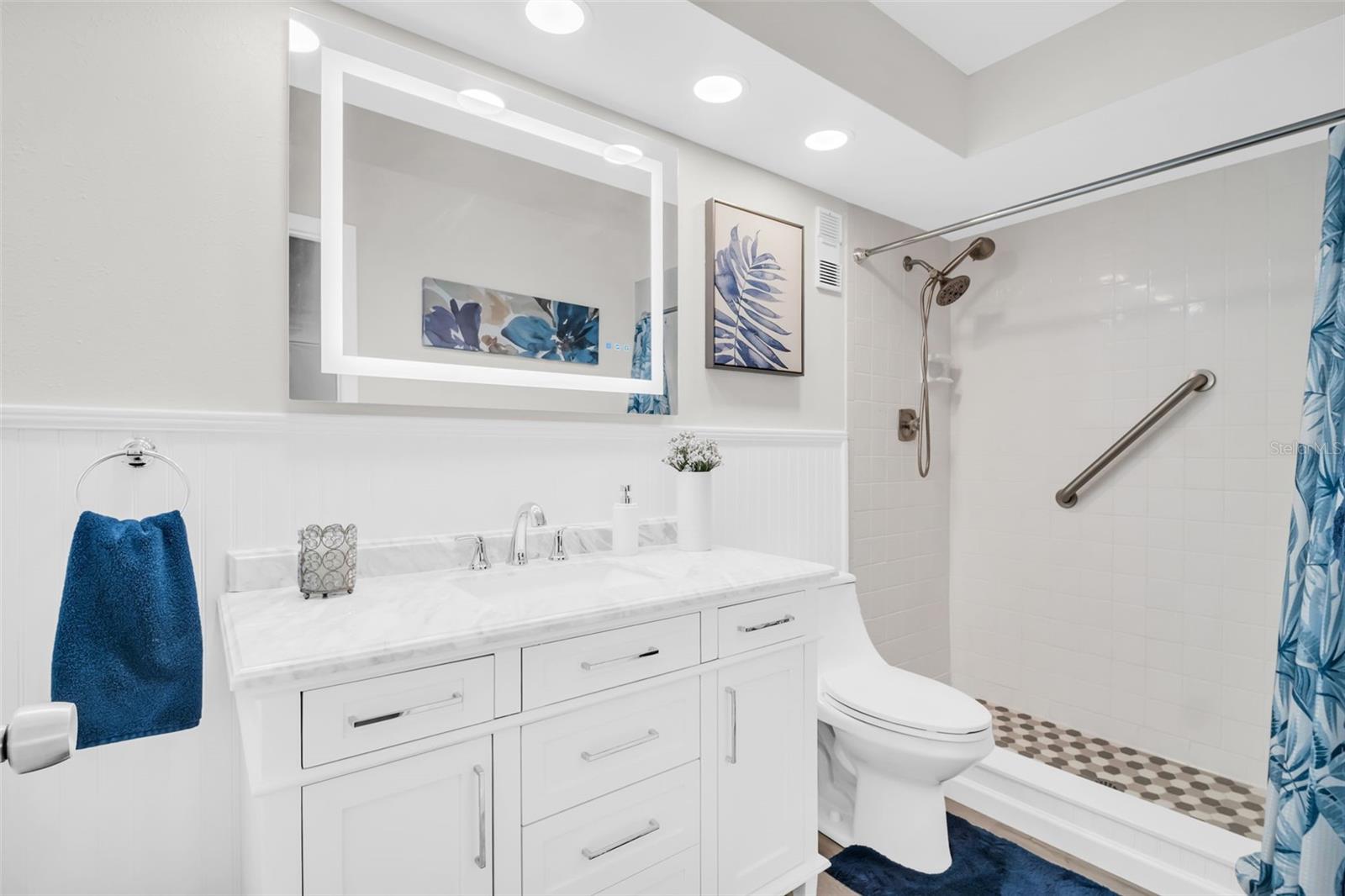 LANDINGS CONDO THE - Residential