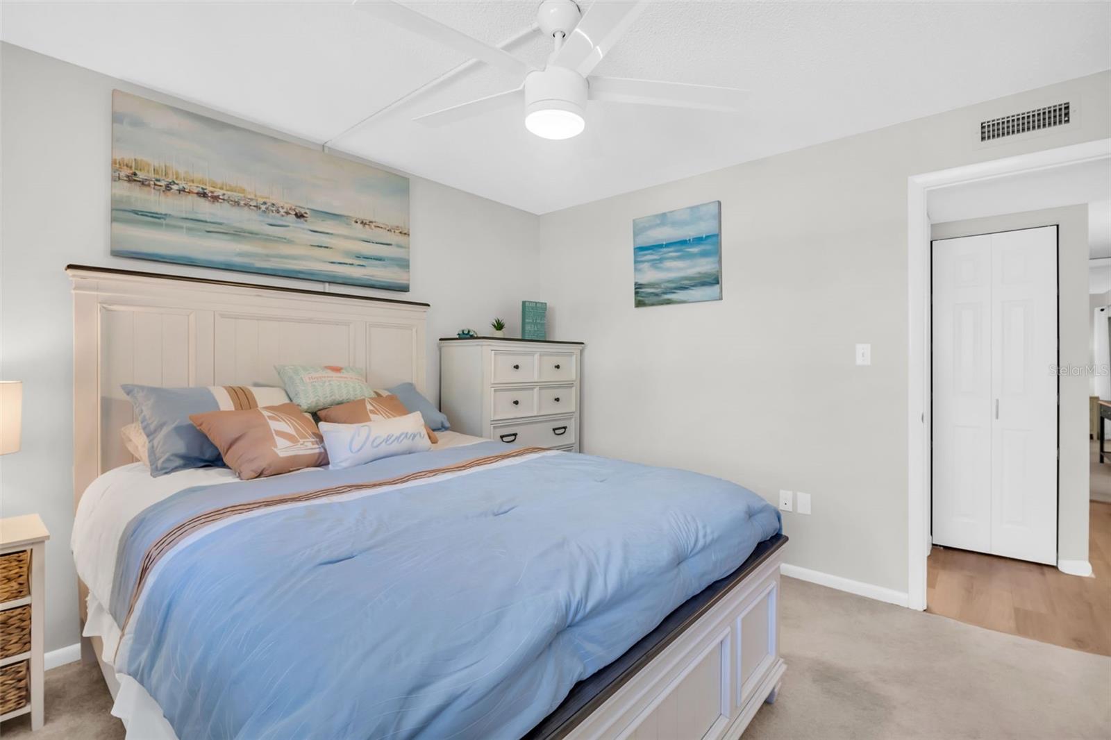 LANDINGS CONDO THE - Residential