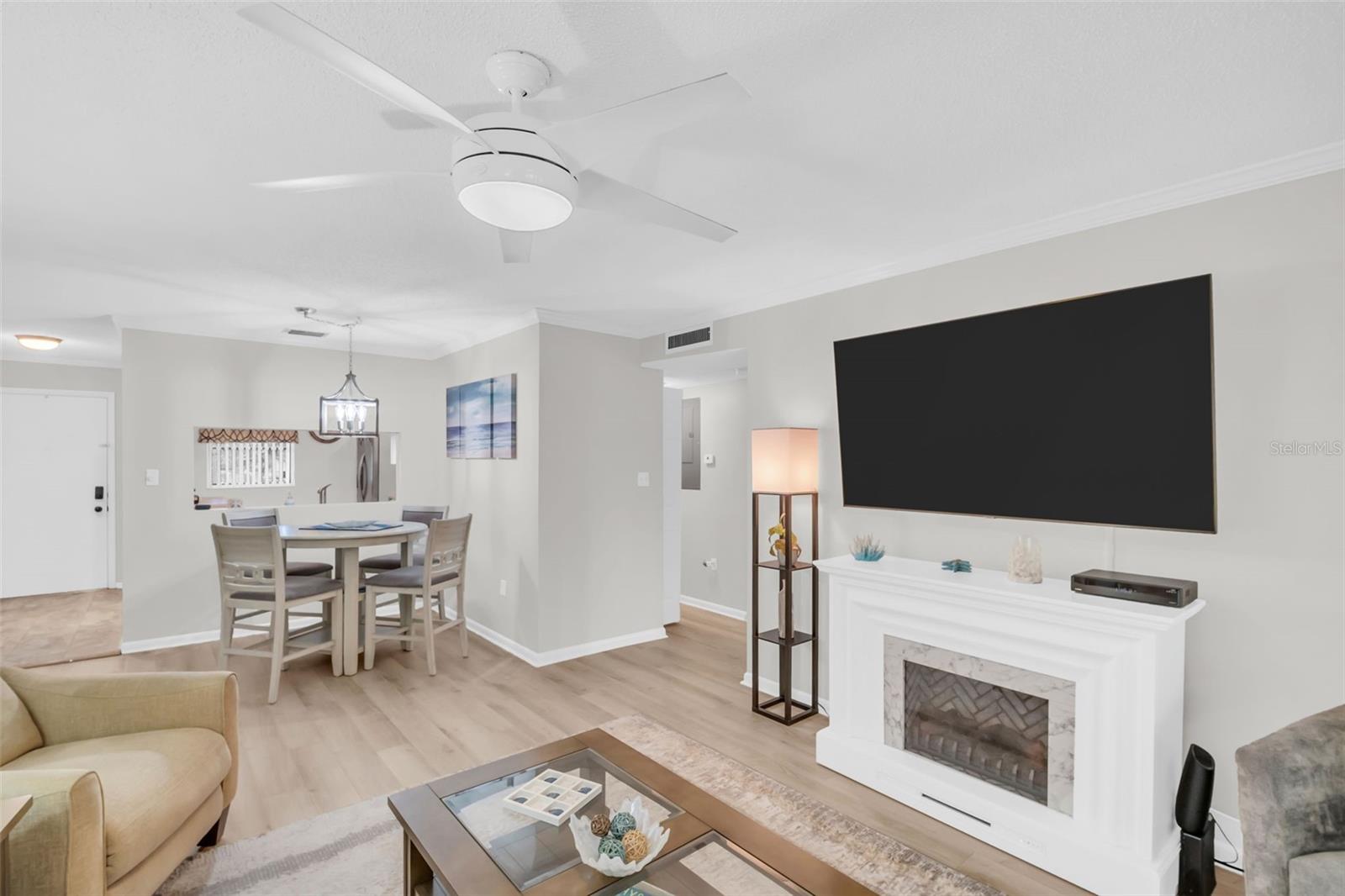 LANDINGS CONDO THE - Residential