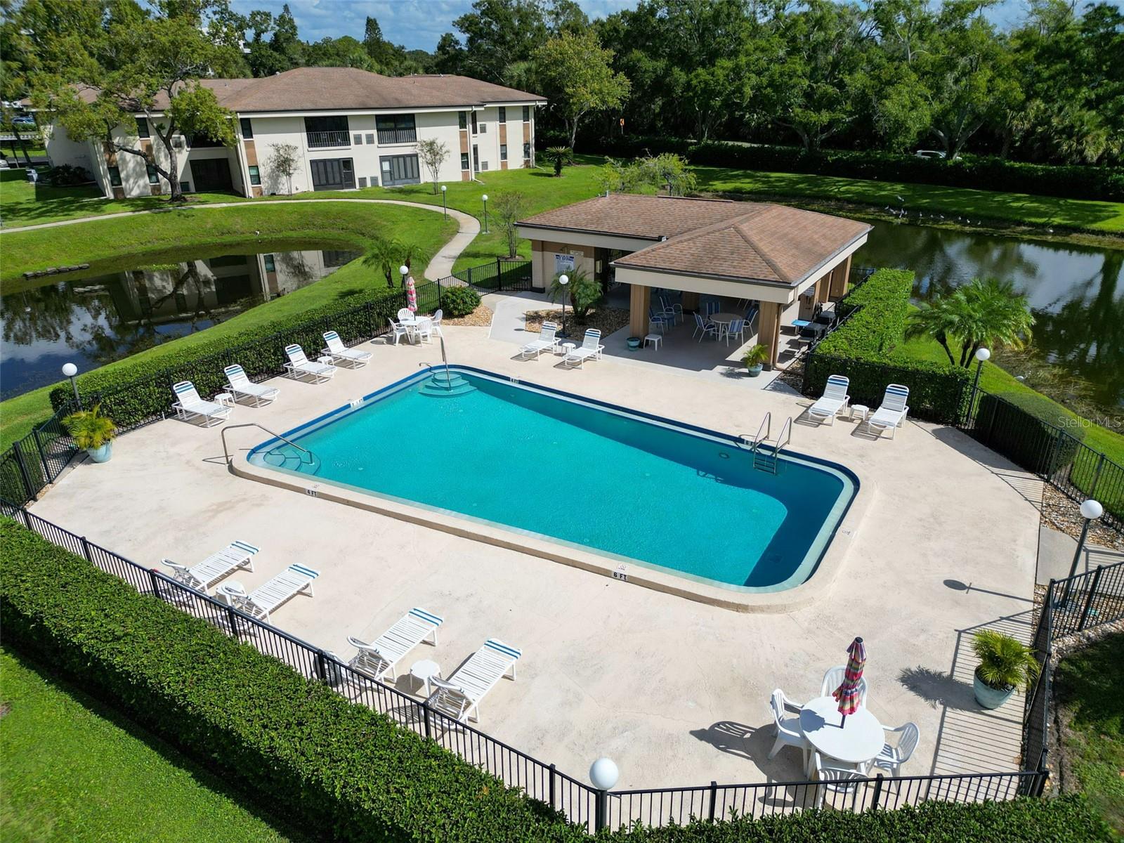 LANDINGS CONDO THE - Residential