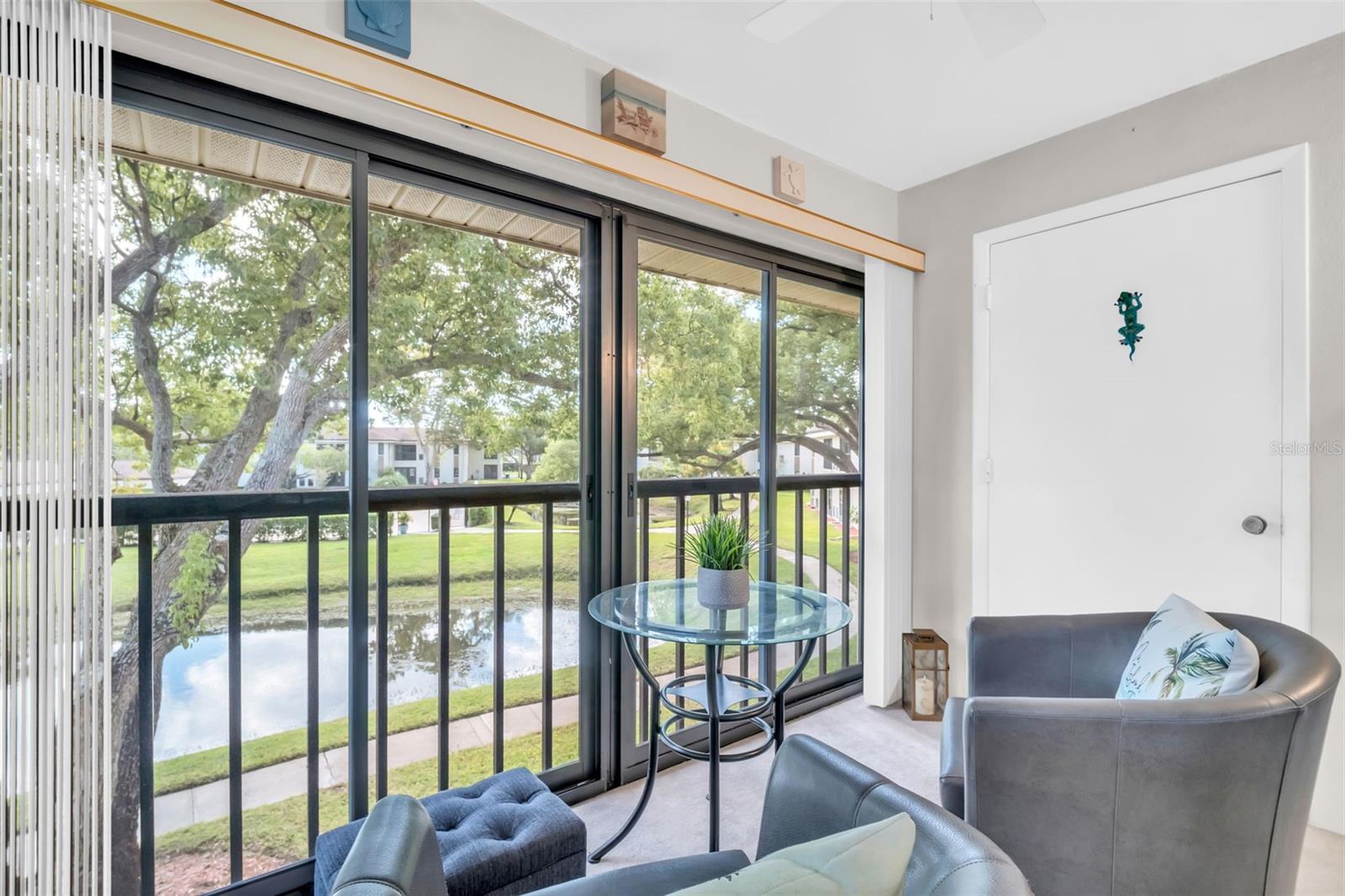 LANDINGS CONDO THE - Residential