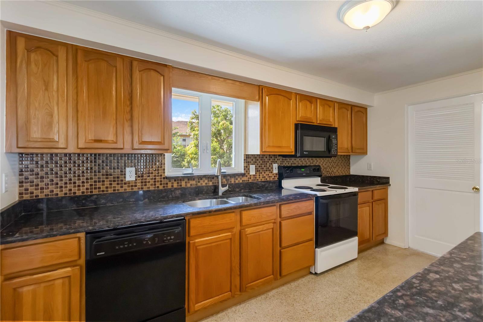 BAY POINT CORR OF - Residential