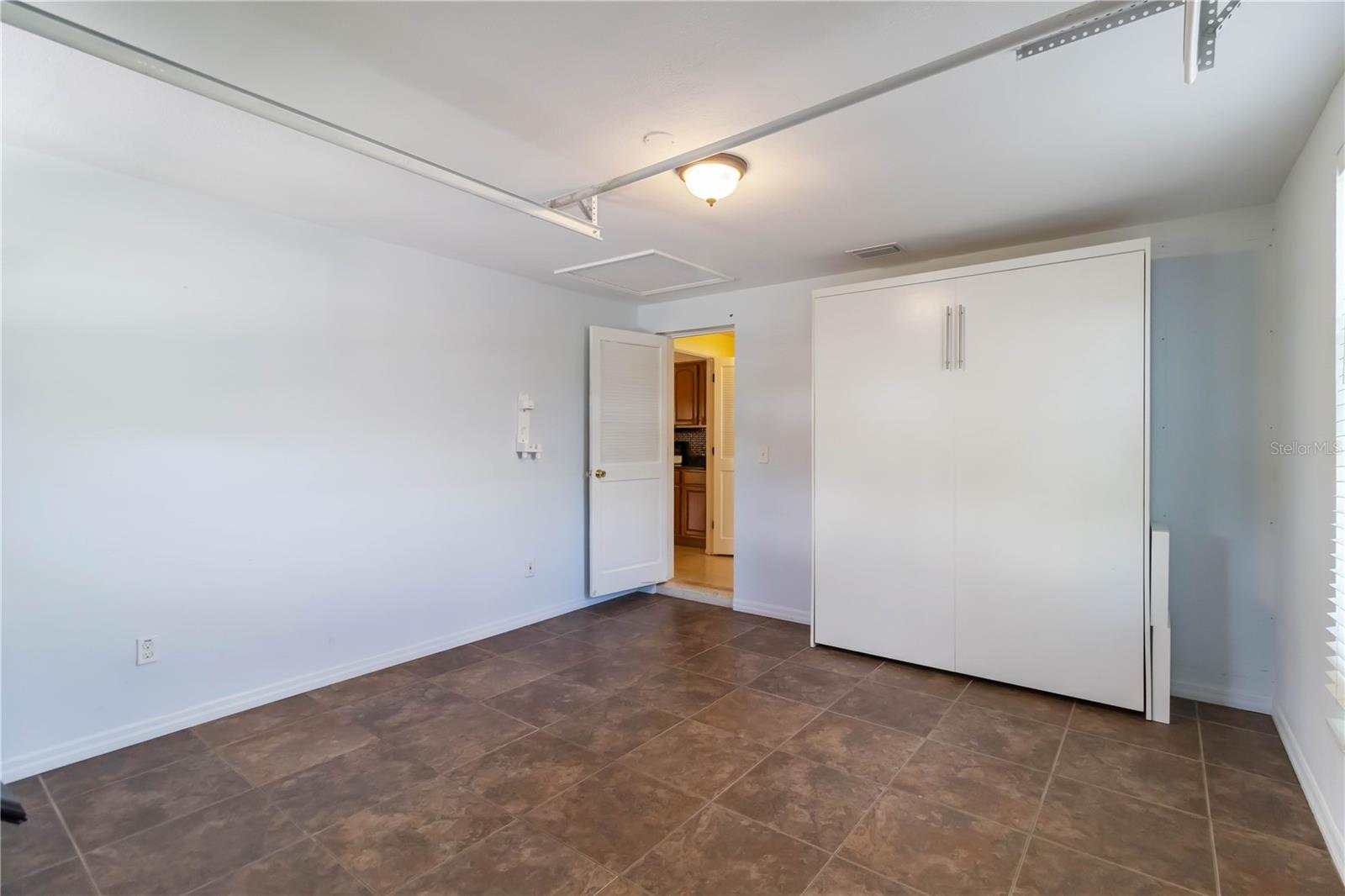 BAY POINT CORR OF - Residential