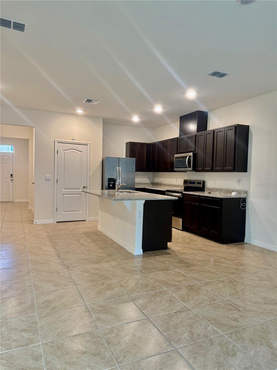 BRENTWOOD TWNHMS PH 1 - Residential Lease