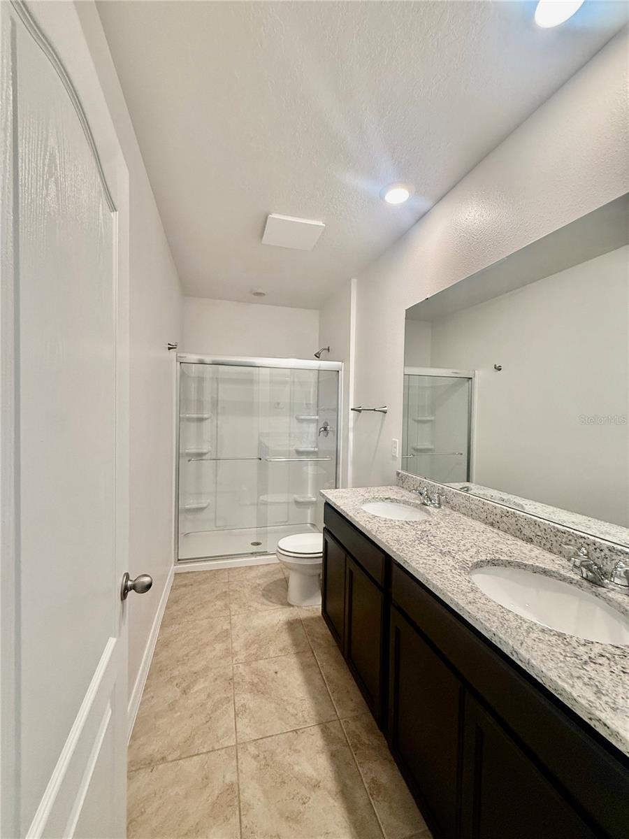 BRENTWOOD TWNHMS PH 1 - Residential Lease