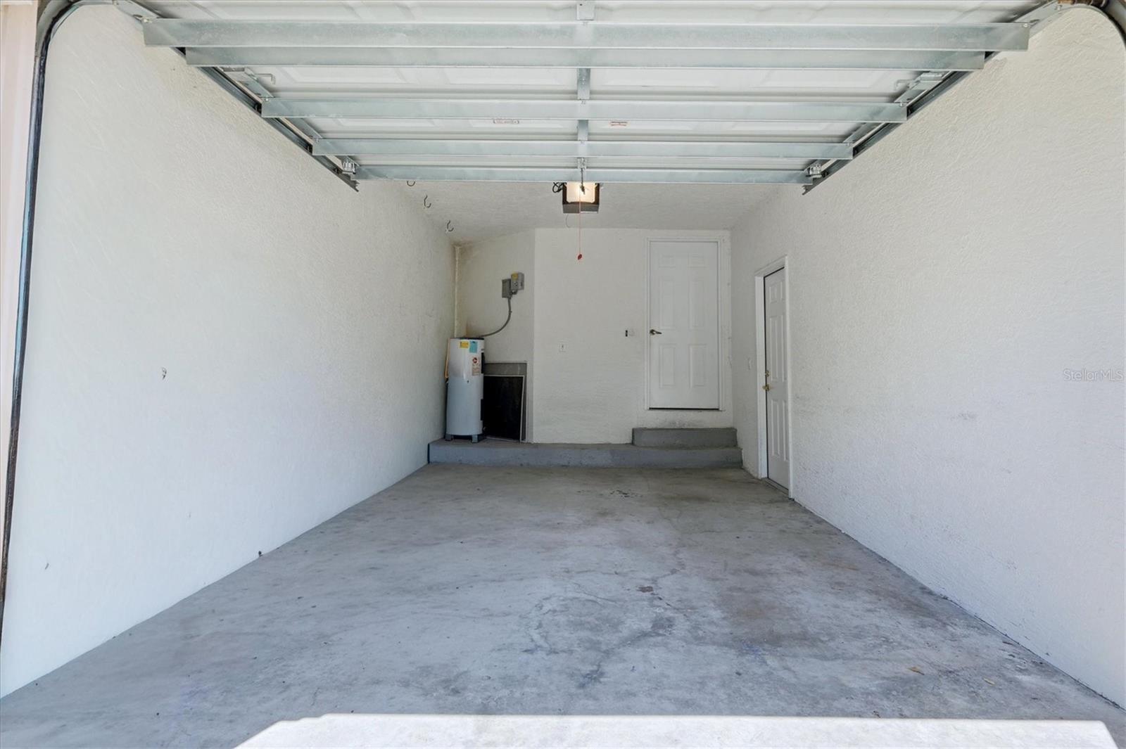 ARIELLE ON PALMER RANCH - Residential Lease