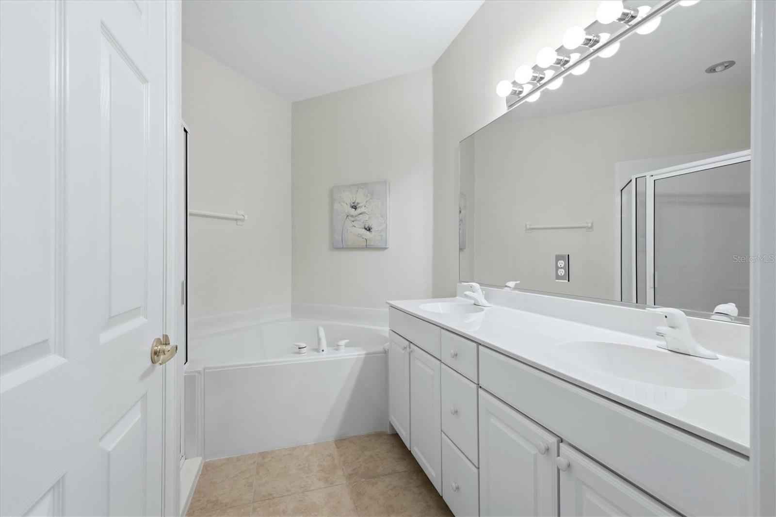 ARIELLE ON PALMER RANCH - Residential Lease