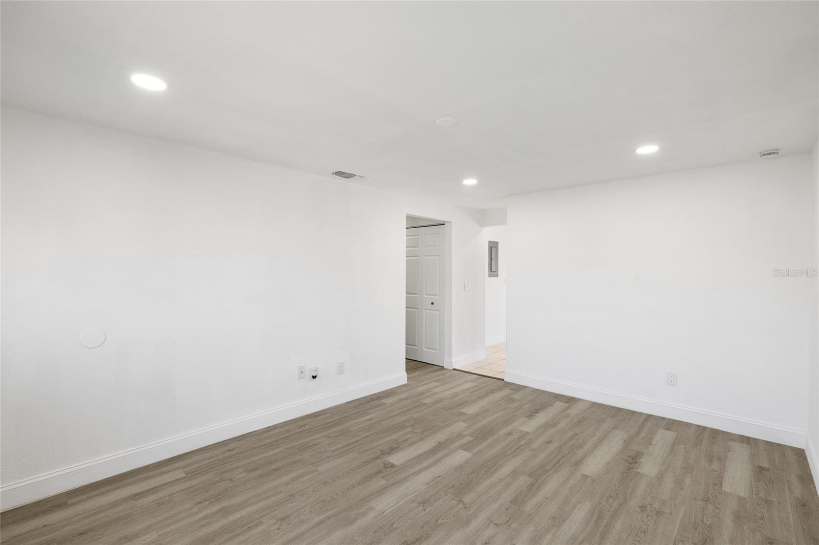 WOODBRIDGE PARK UNIT 3 - Residential