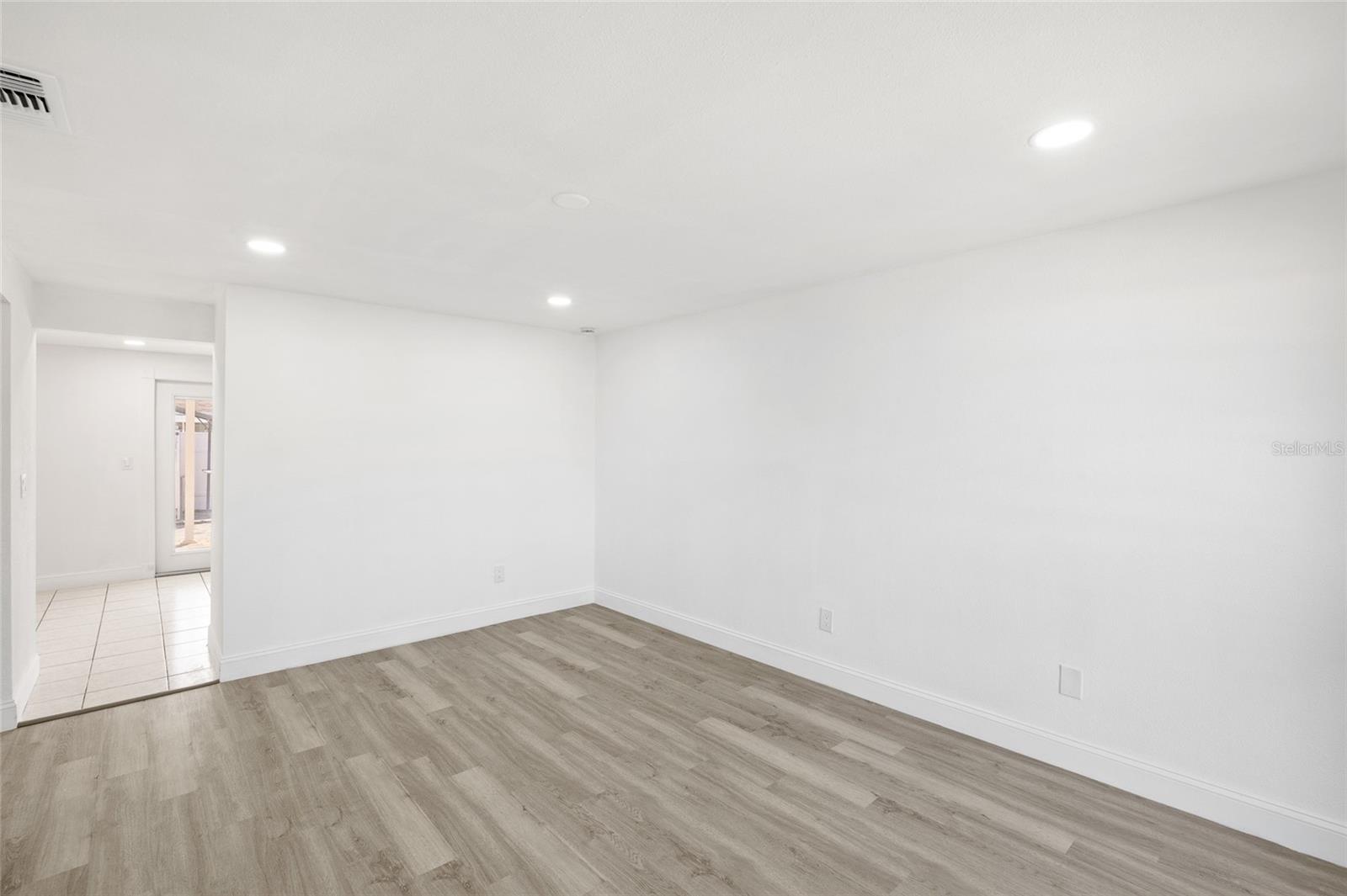 WOODBRIDGE PARK UNIT 3 - Residential