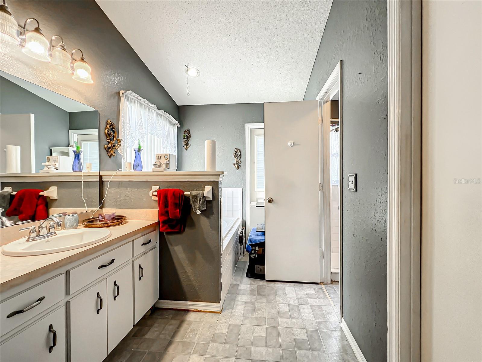 SHEPHERD OAKS PH 01 - Residential