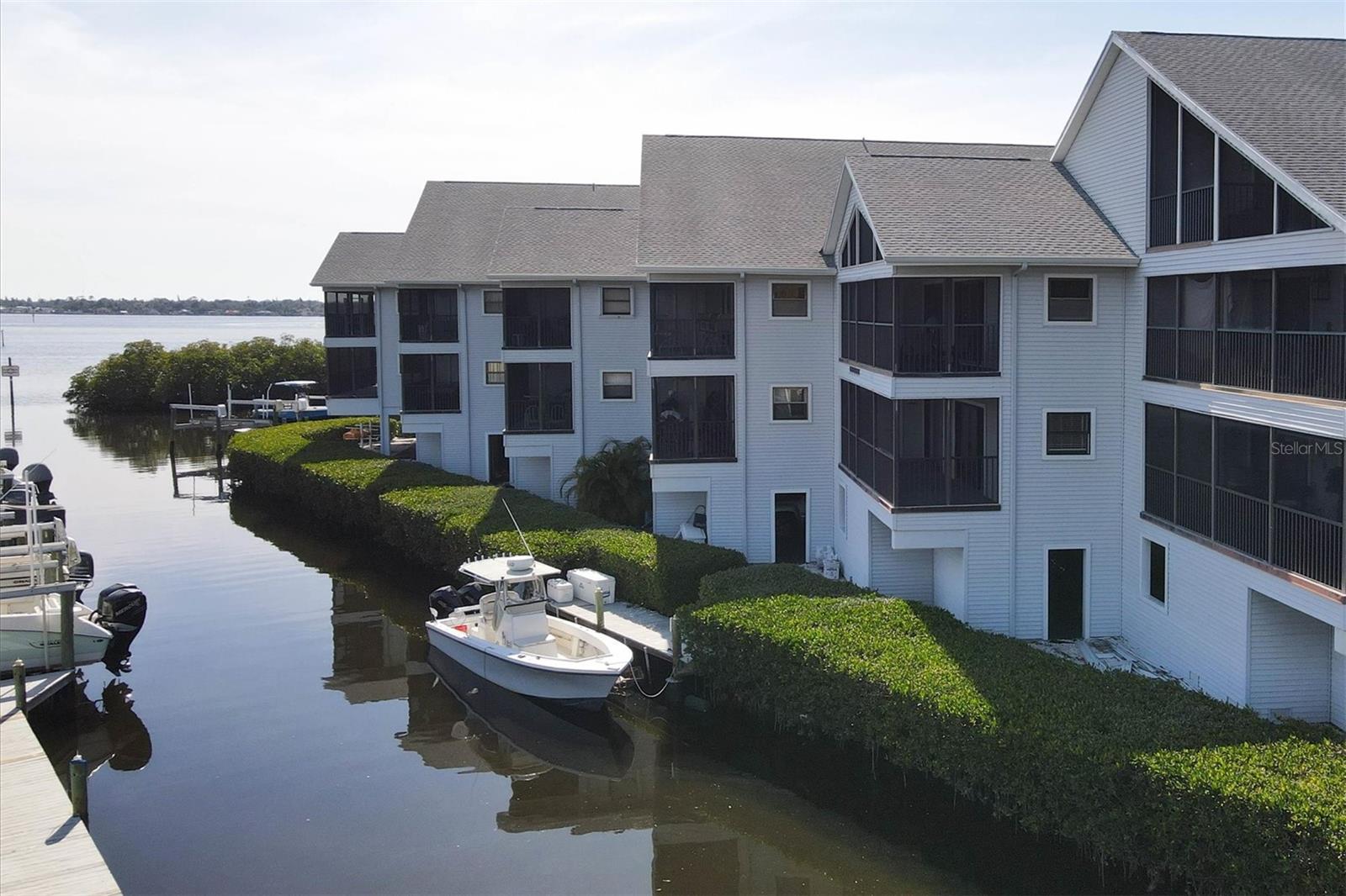 RIVER PLACE - Residential