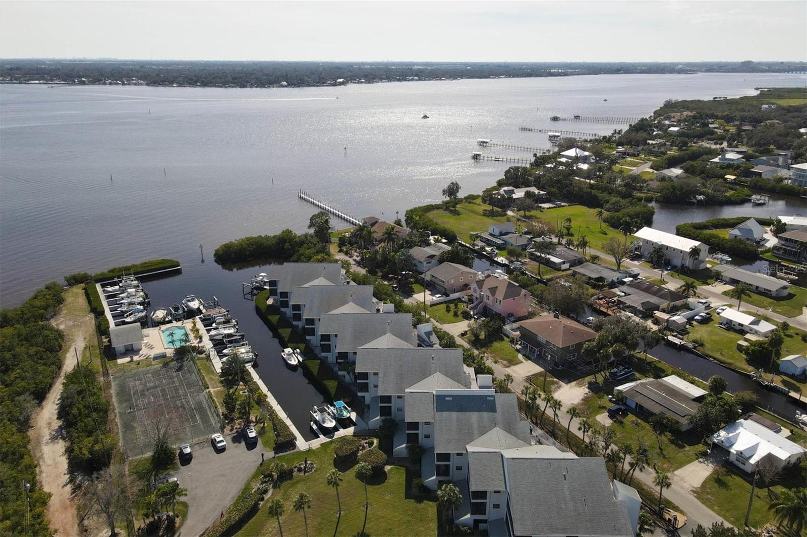 RIVER PLACE - Residential