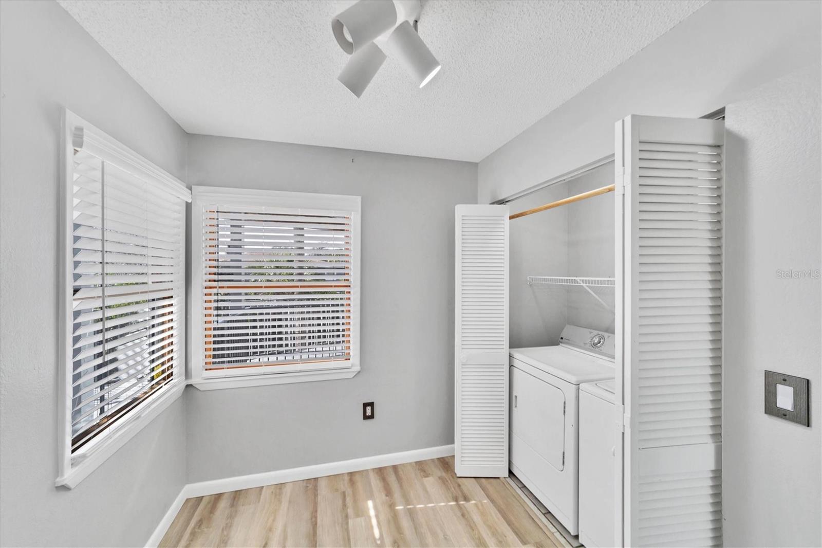 RIVER PLACE - Residential