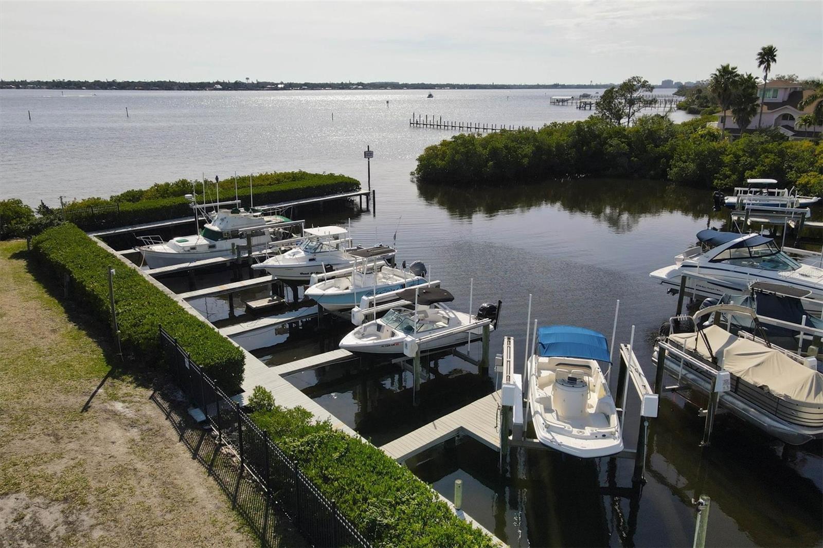 RIVER PLACE - Residential