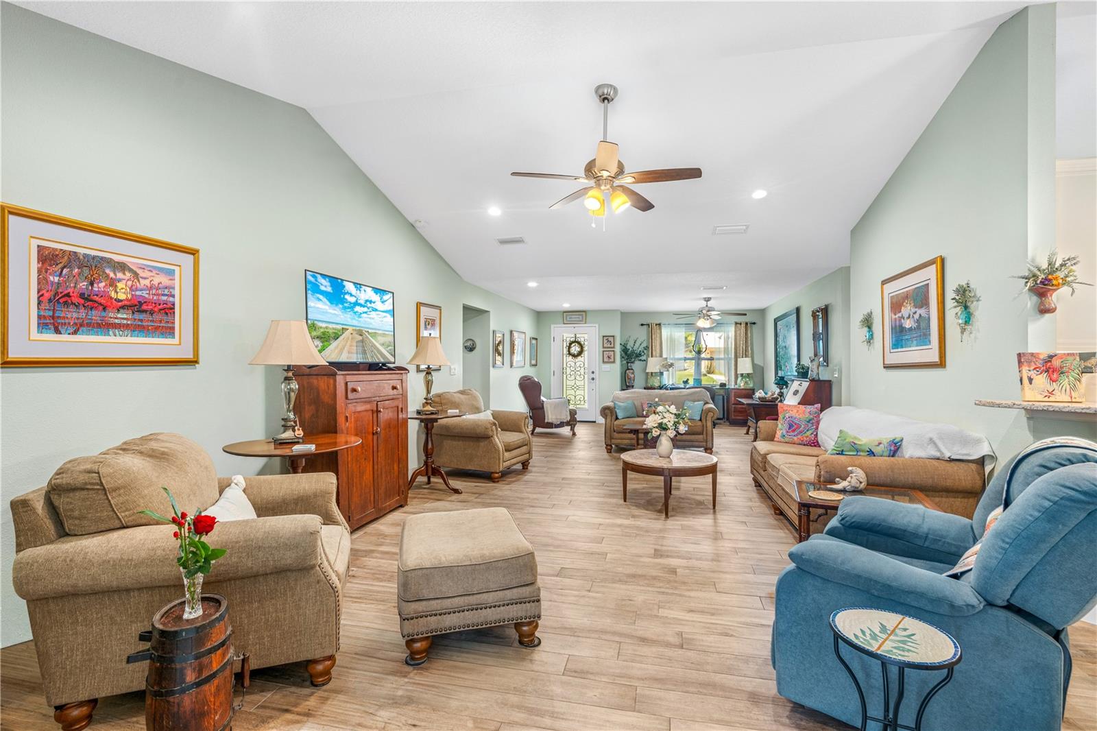 2513 QUEEN PALM DRIVE