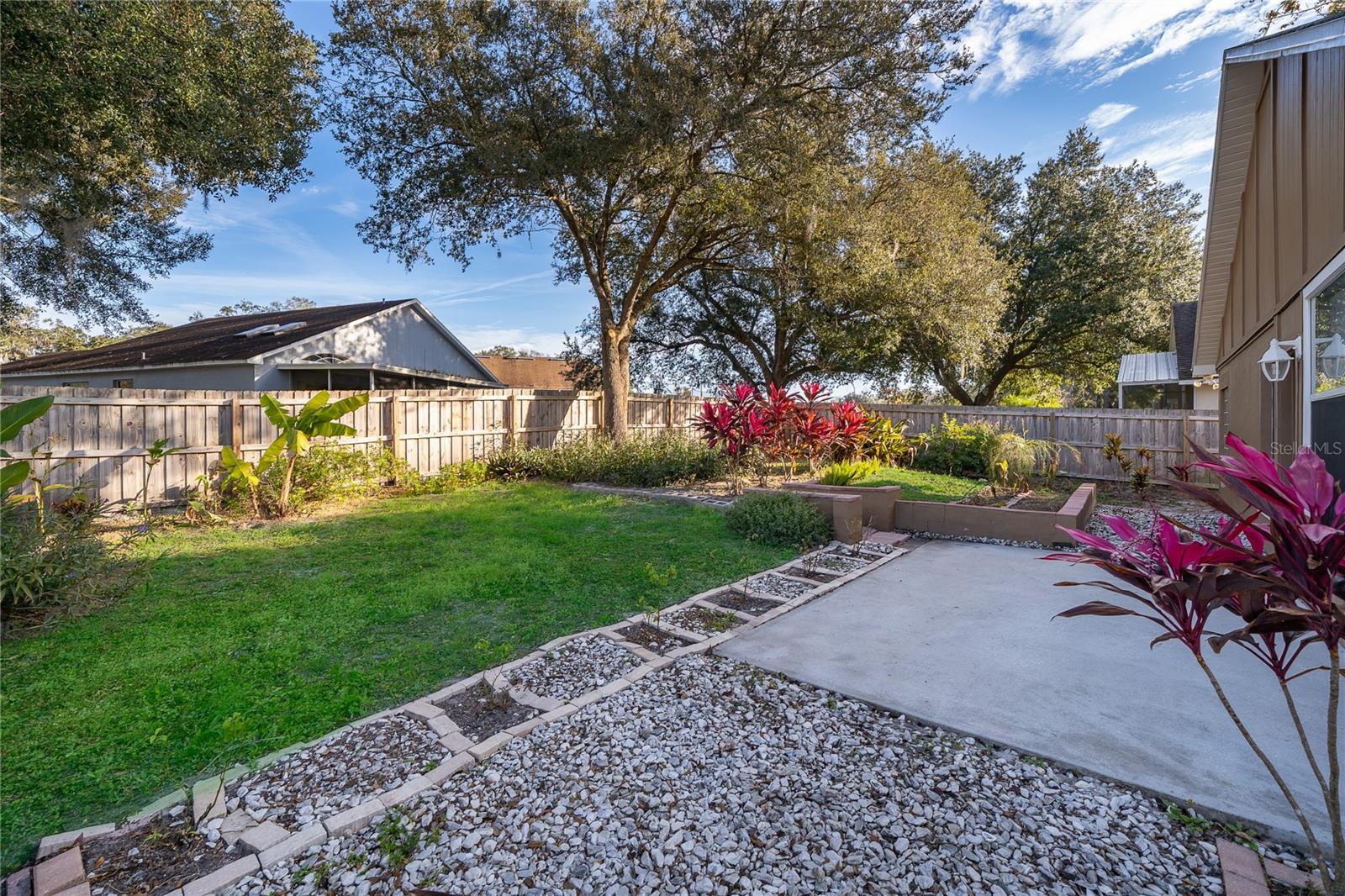 RIVERSIDE AT TWIN RIVERS UN 1 - Residential