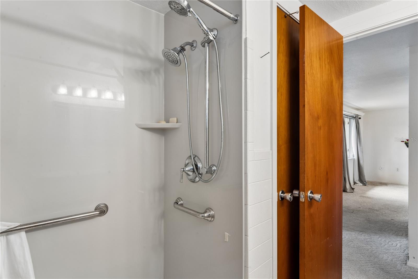 LA VILLA GARDENS - Residential