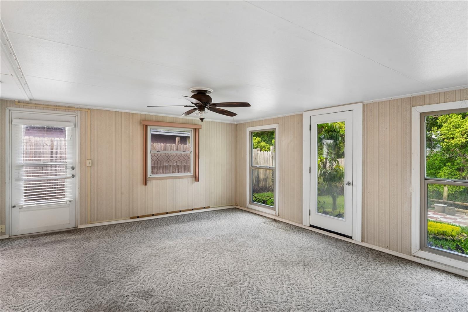 LA VILLA GARDENS - Residential