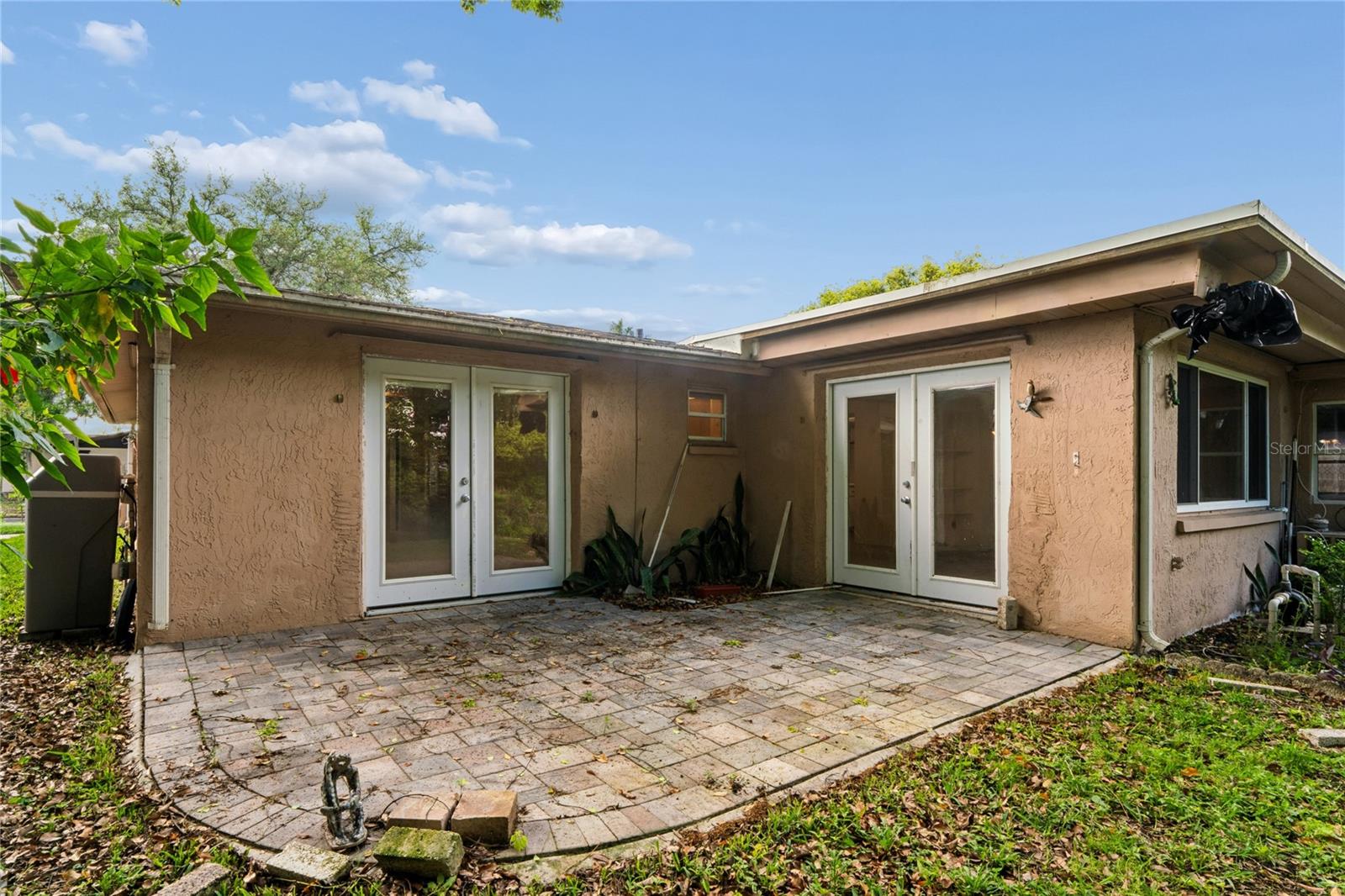 LA VILLA GARDENS - Residential