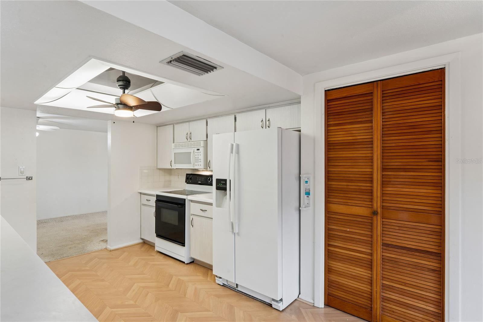 LA VILLA GARDENS - Residential