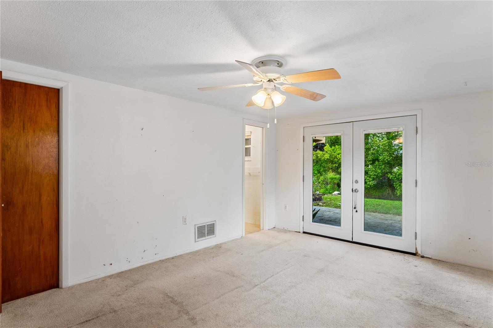 LA VILLA GARDENS - Residential