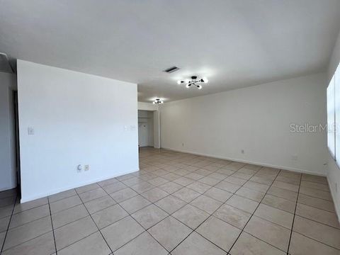 Tiny photo for 1902 NE 17th Place, Ocala, FL 34470 (MLS # OM717618)
