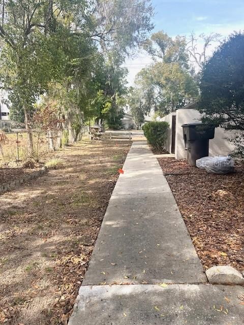 Tiny photo for 1902 NE 17th Place, Ocala, FL 34470 (MLS # OM717618)