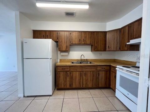 Tiny photo for 1902 NE 17th Place, Ocala, FL 34470 (MLS # OM717618)