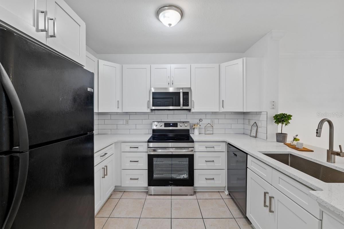 204 E SOUTH STREET 2057