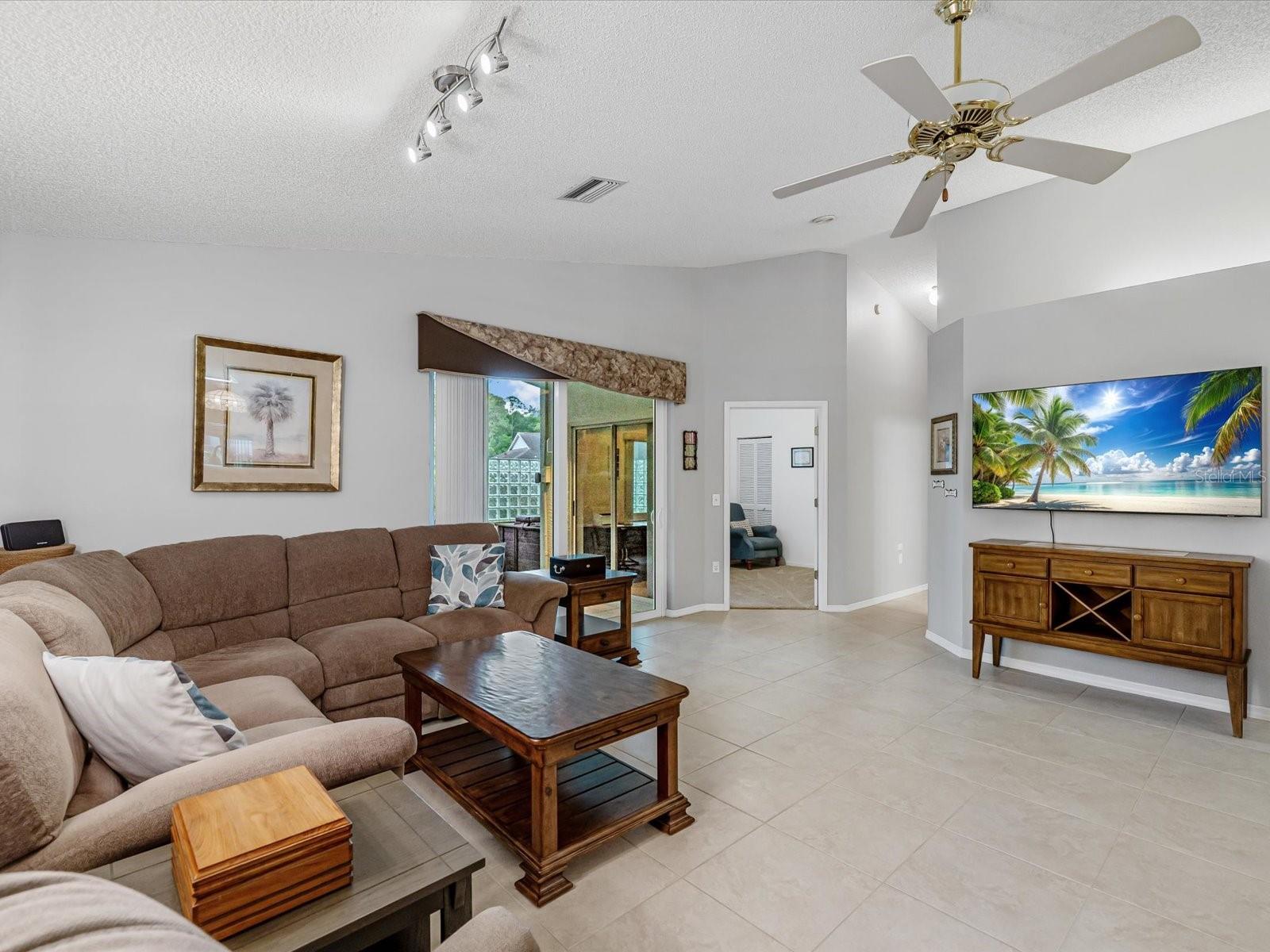 HUNT RIDGE - Residential